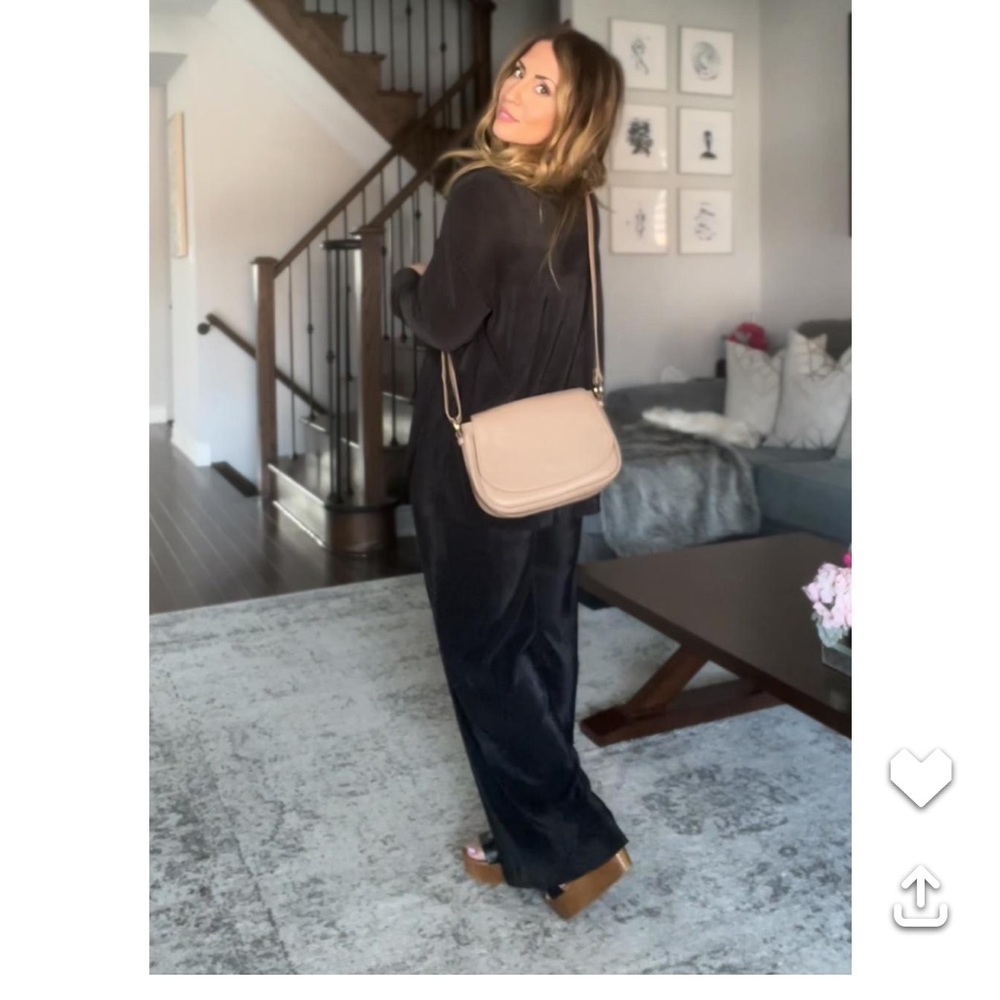 Poppy Barley refined saddle bag in biscotti.